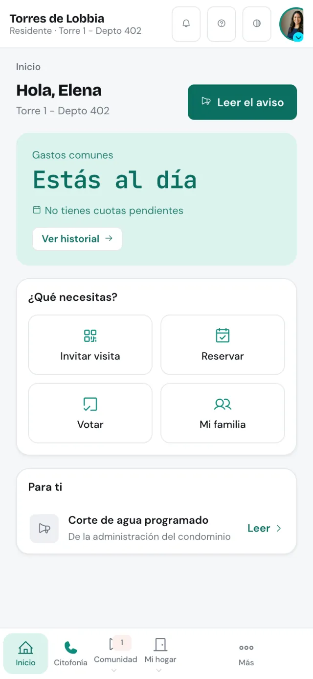 Inicio del residente en el celular: «Estás al día» en gastos comunes y los accesos para invitar, reservar, votar y ver a la familia.